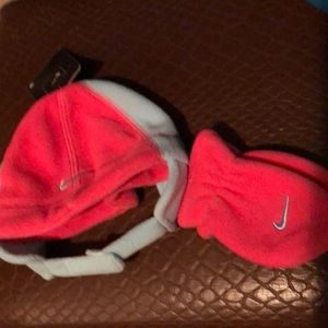 Infant Girls Nike Hat and Mittens